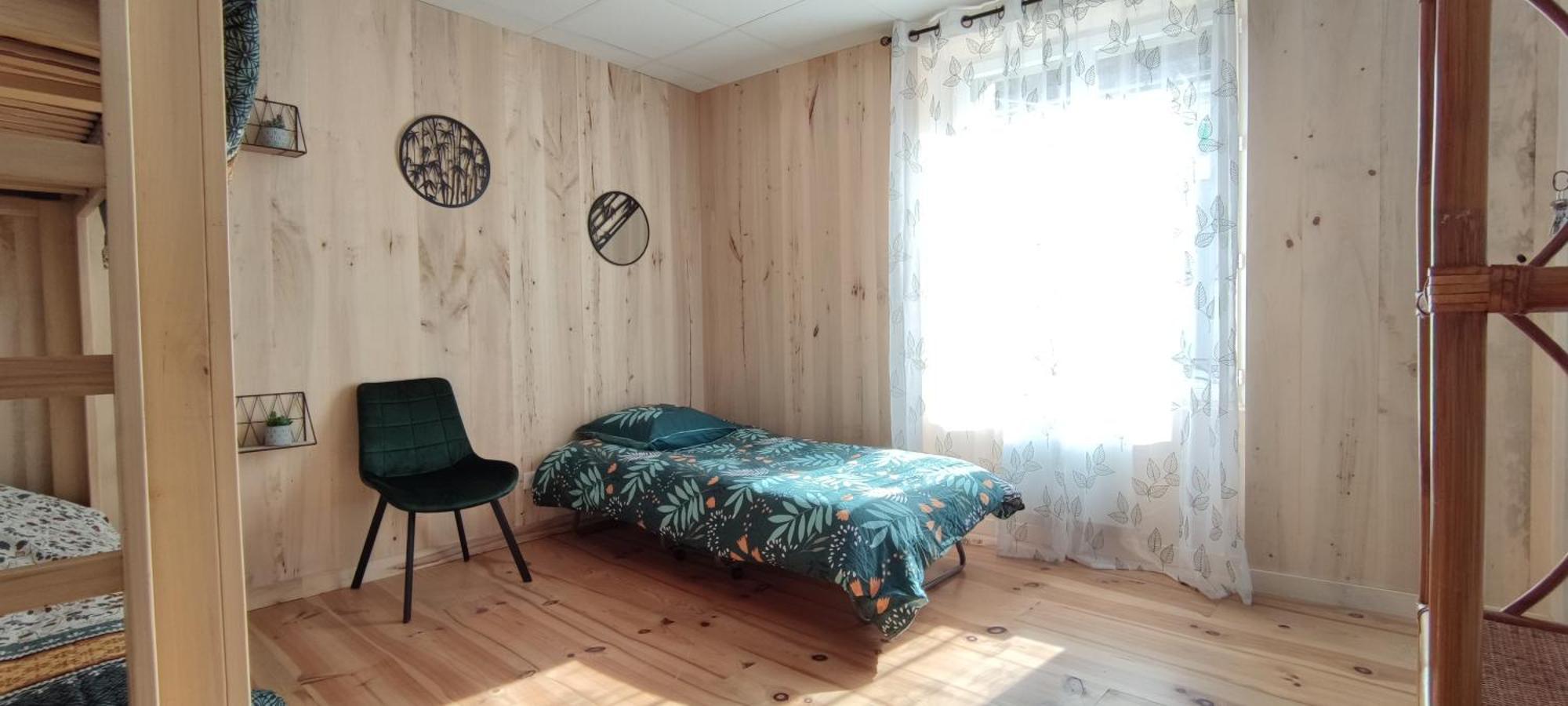 Appartement 2 Chambres Avec Wifi Centre De Descartes Luaran gambar