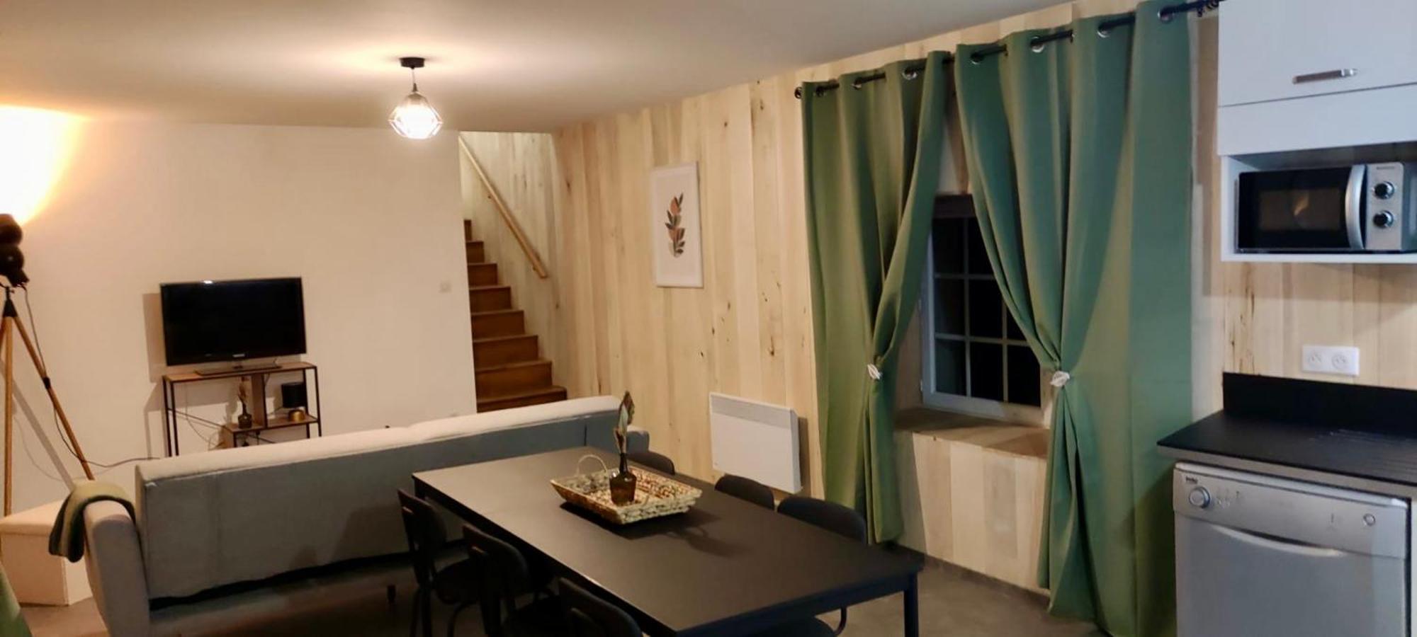 Appartement 2 Chambres Avec Wifi Centre De Descartes Luaran gambar