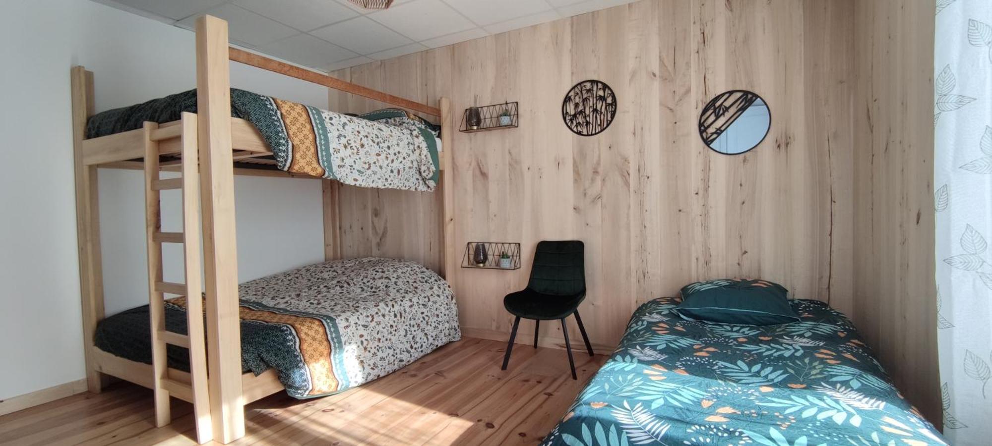 Appartement 2 Chambres Avec Wifi Centre De Descartes Luaran gambar